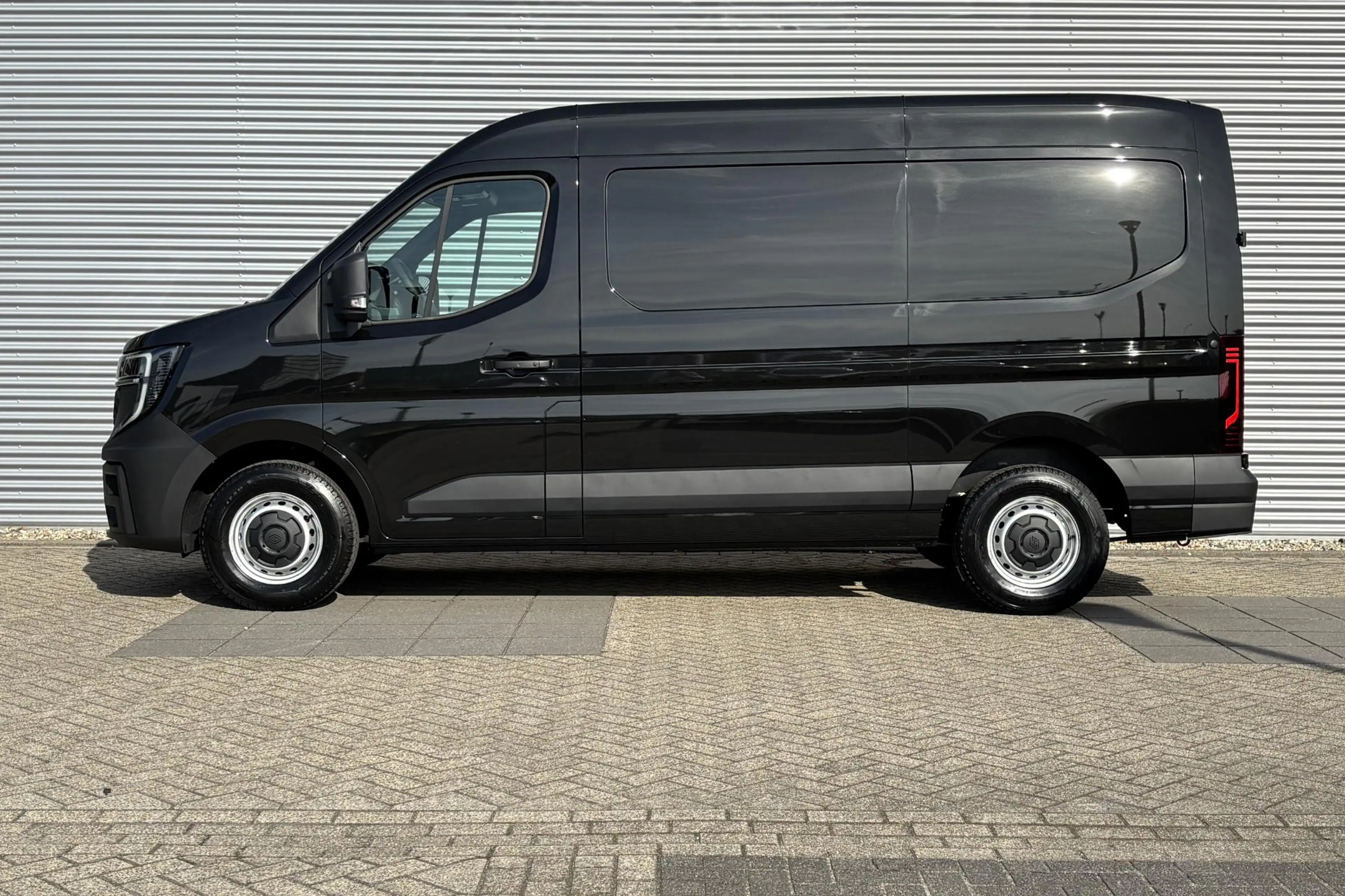Renault Master E-Tech T35 L2H2 Advance long range 87 kWh — photo 8