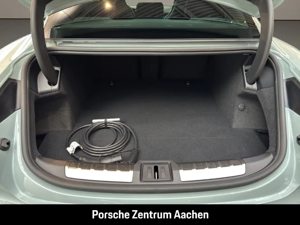 Porsche Taycan 4S Black Edition Clubleder 21-Zoll BOSE 9