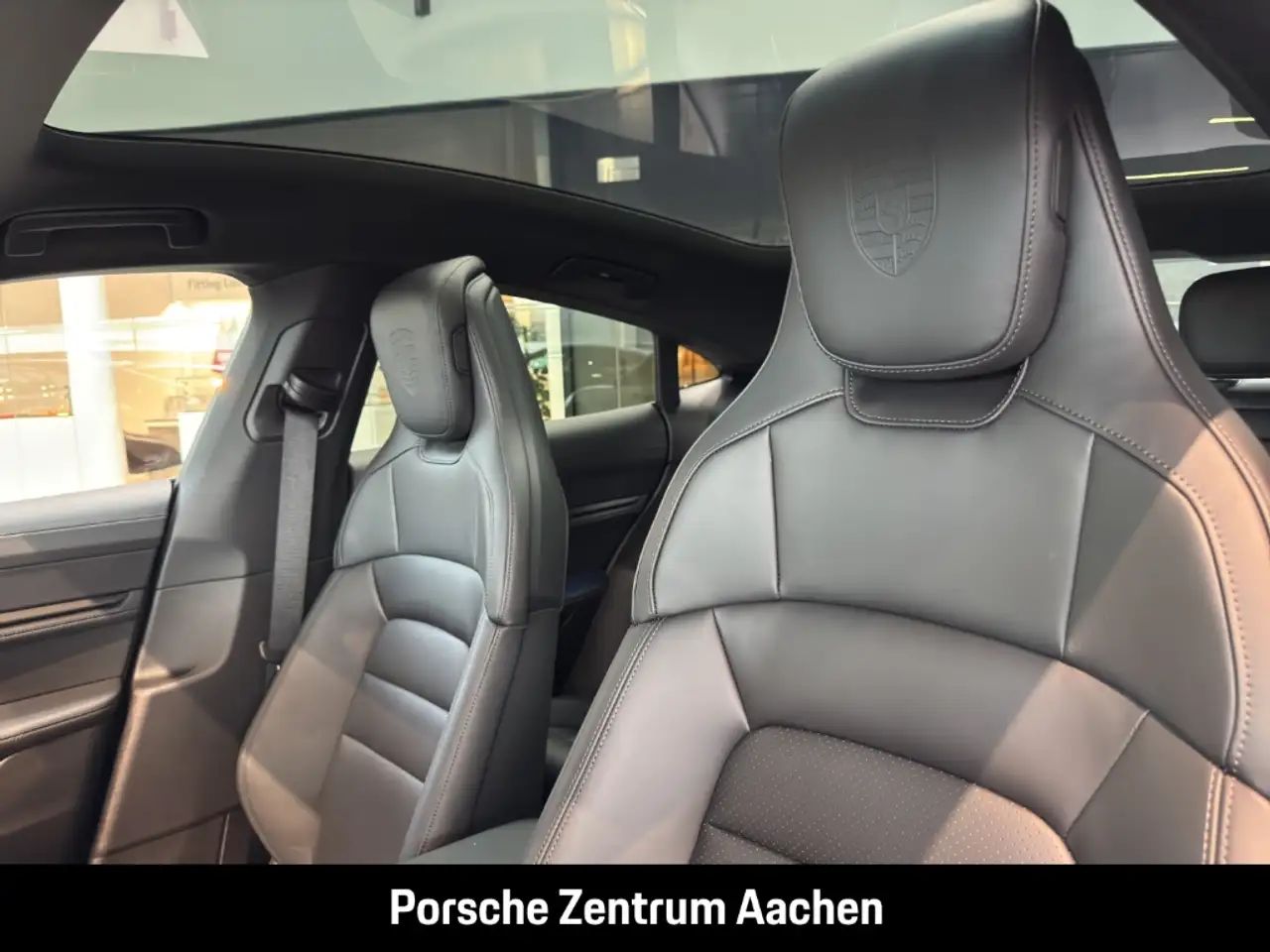Porsche Taycan 4S Black Edition Clubleder 21-Zoll BOSE 12