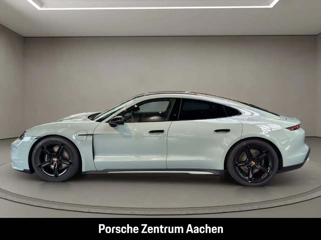 Porsche Taycan 4S Black Edition Clubleder 21-Zoll BOSE 2