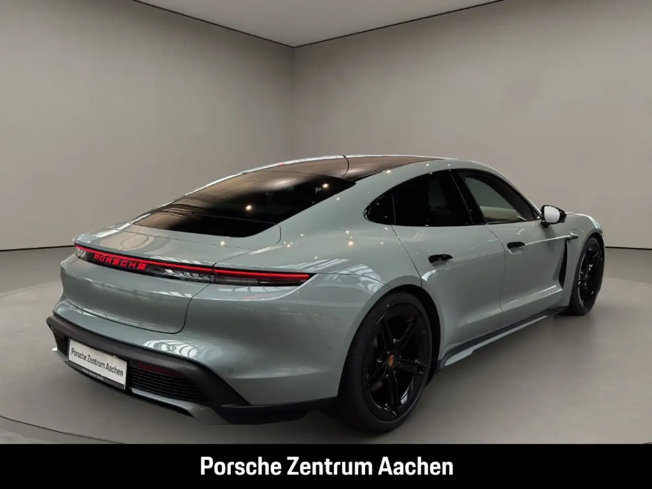 Porsche Taycan 4S Black Edition Clubleder 21-Zoll BOSE 6