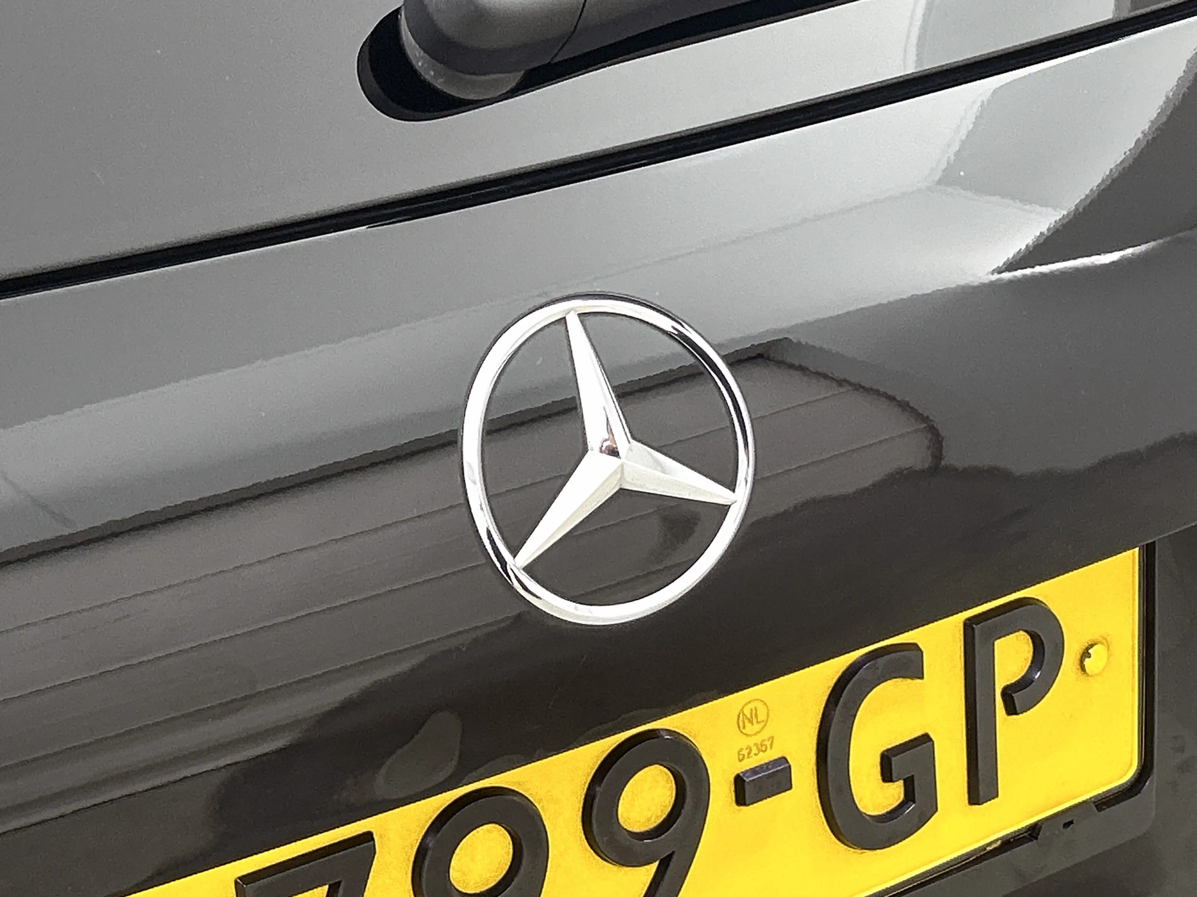 Mercedes-Benz B 250 e Hybride Premium Design AMG line / 1/2 Leder / St — photo 30