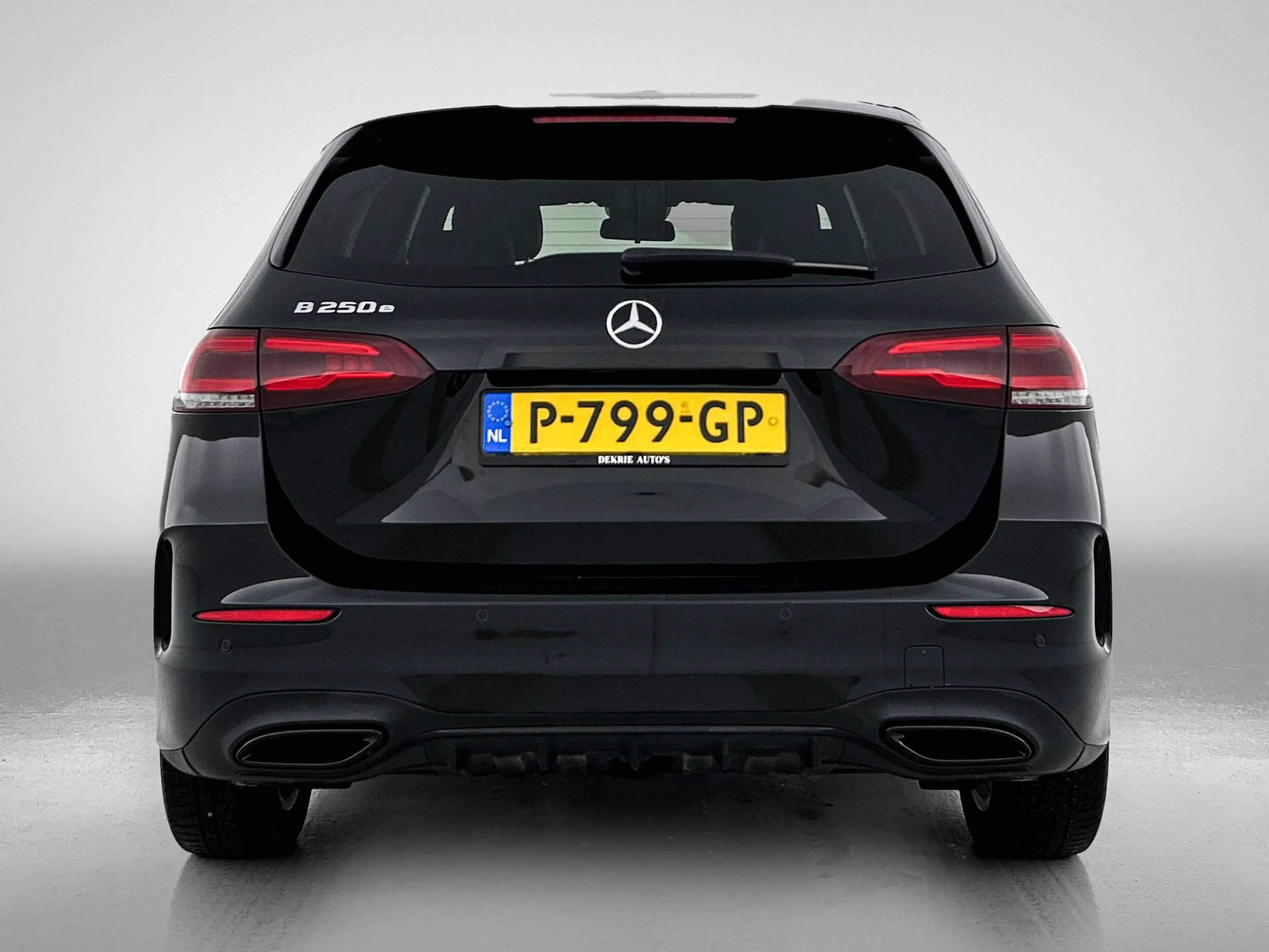 Mercedes-Benz B 250 e Hybride Premium Design AMG line / 1/2 Leder / St — photo 4
