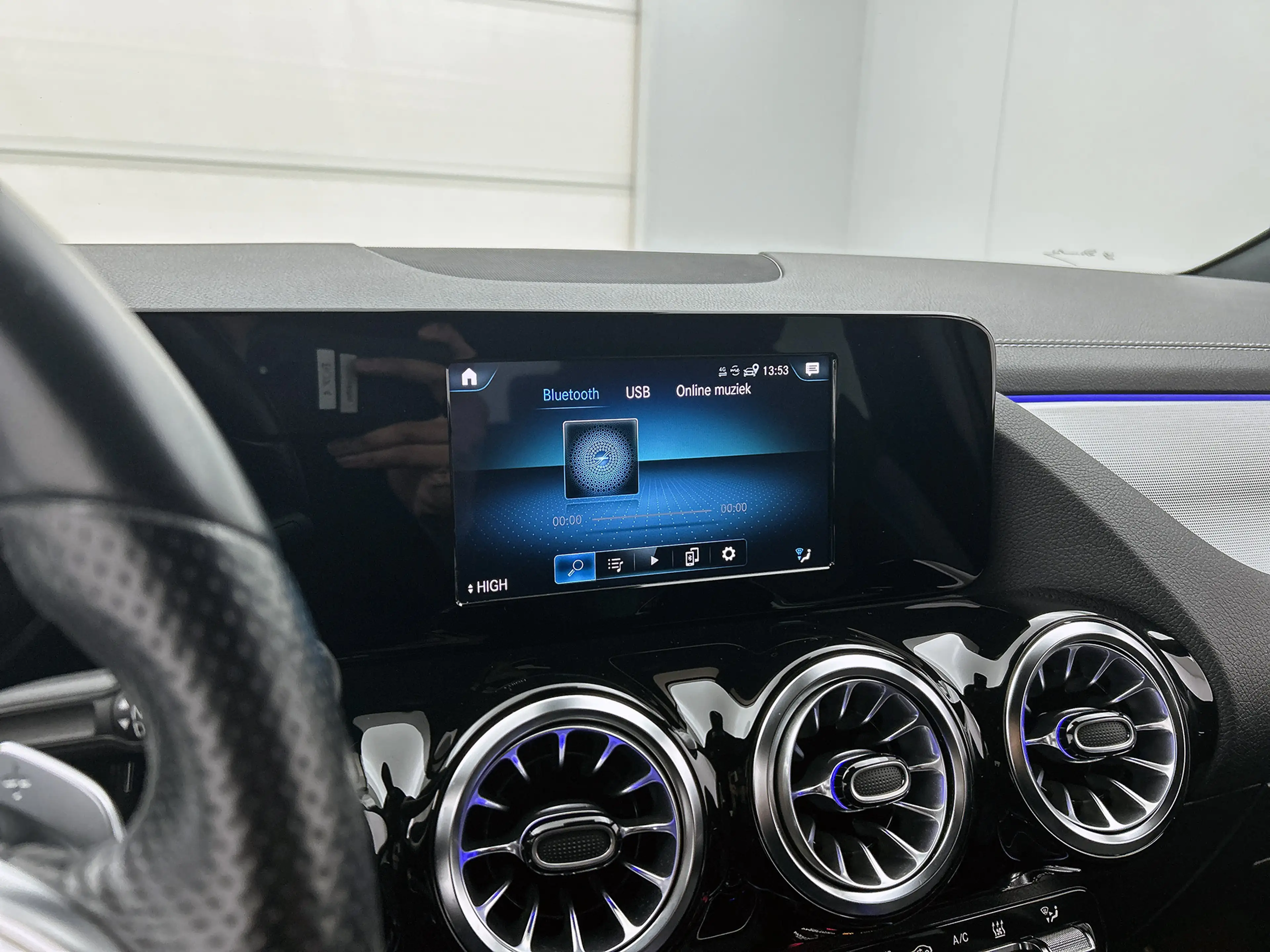Mercedes-Benz B 250 e Hybride Premium Design AMG line / 1/2 Leder / St — photo 19