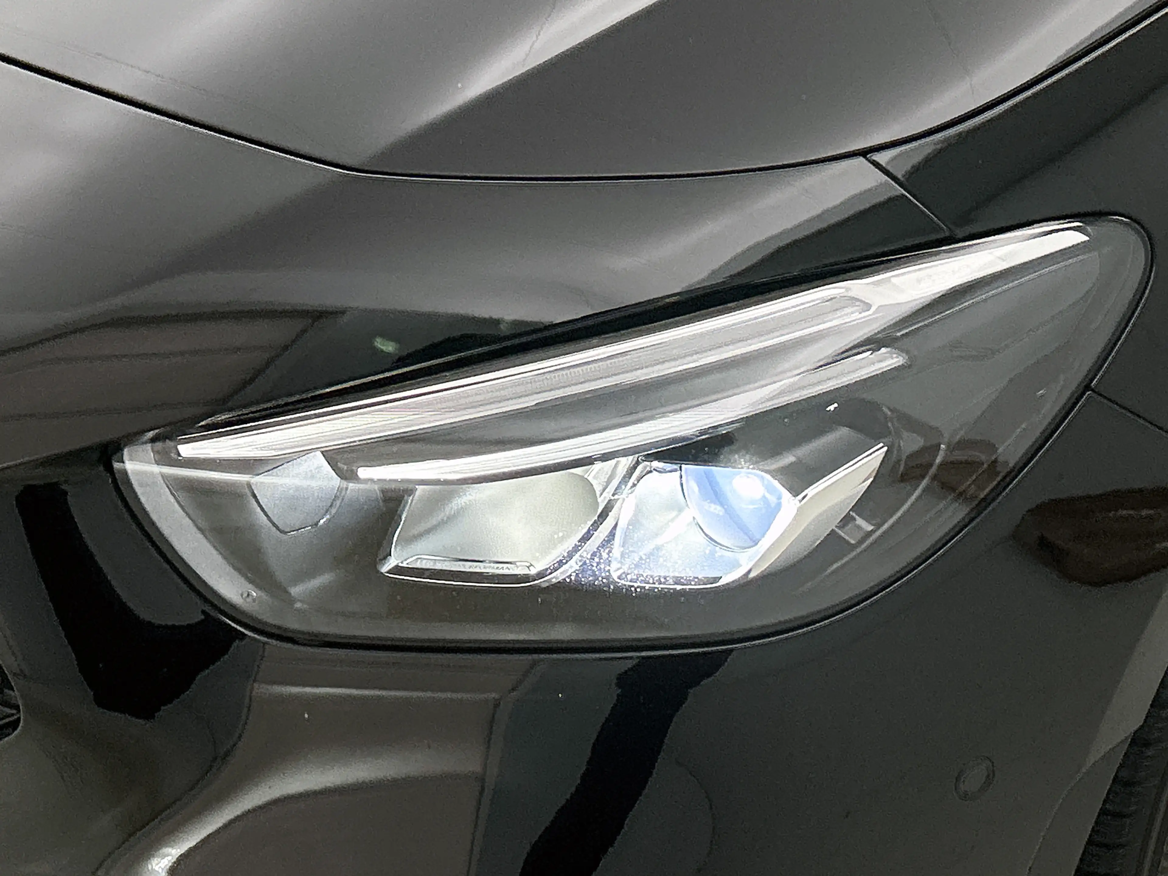 Mercedes-Benz B 250 e Hybride Premium Design AMG line / 1/2 Leder / St — photo 16