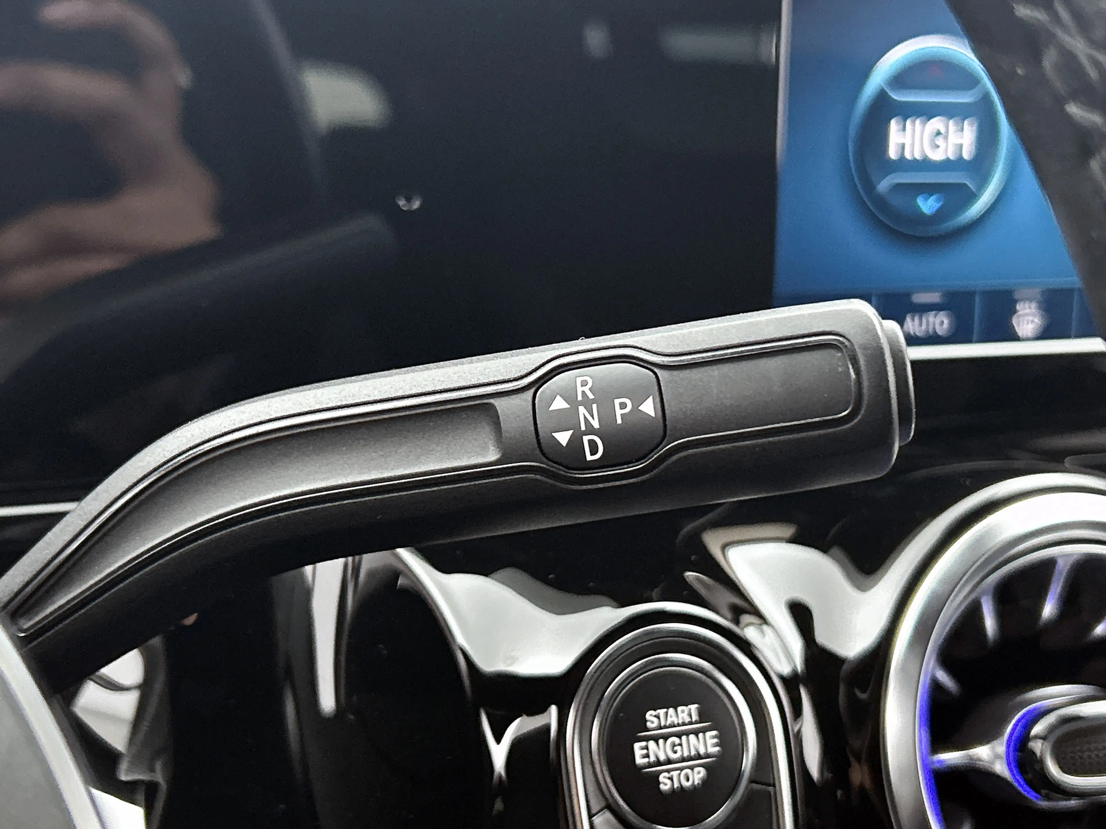 Mercedes-Benz B 250 e Hybride Premium Design AMG line / 1/2 Leder / St — photo 28