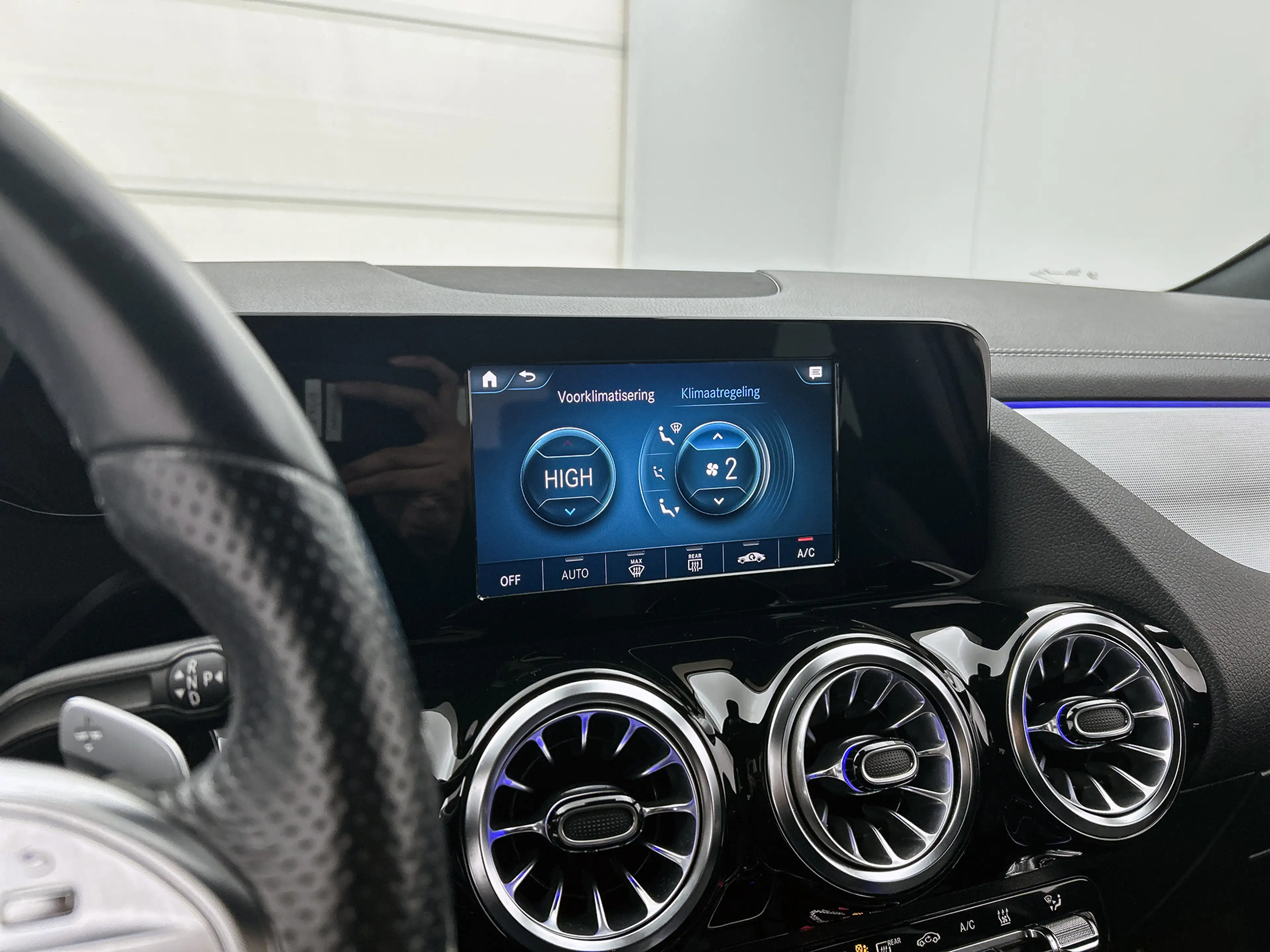 Mercedes-Benz B 250 e Hybride Premium Design AMG line / 1/2 Leder / St — photo 22