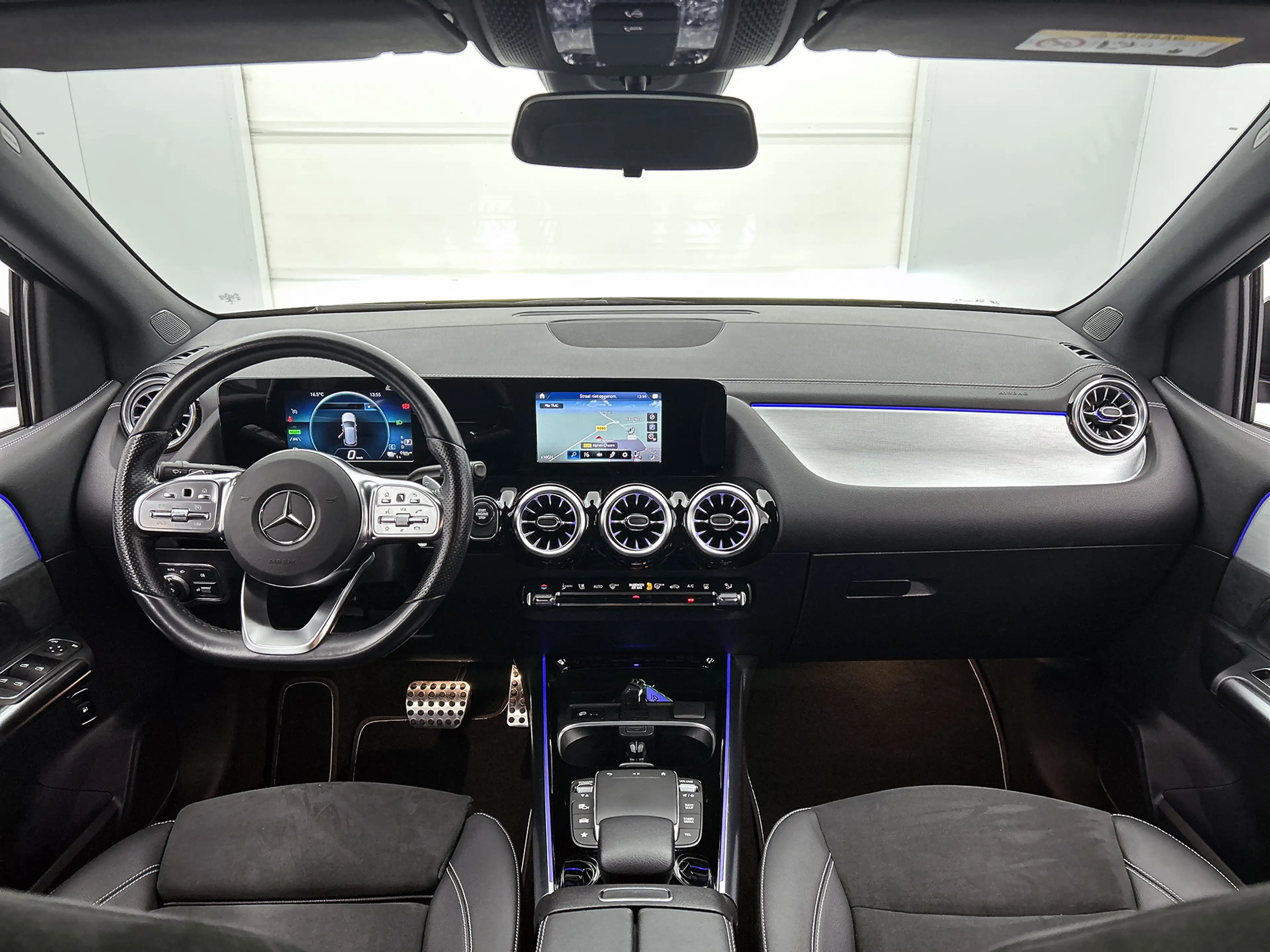 Mercedes-Benz B 250 e Hybride Premium Design AMG line / 1/2 Leder / St — photo 24