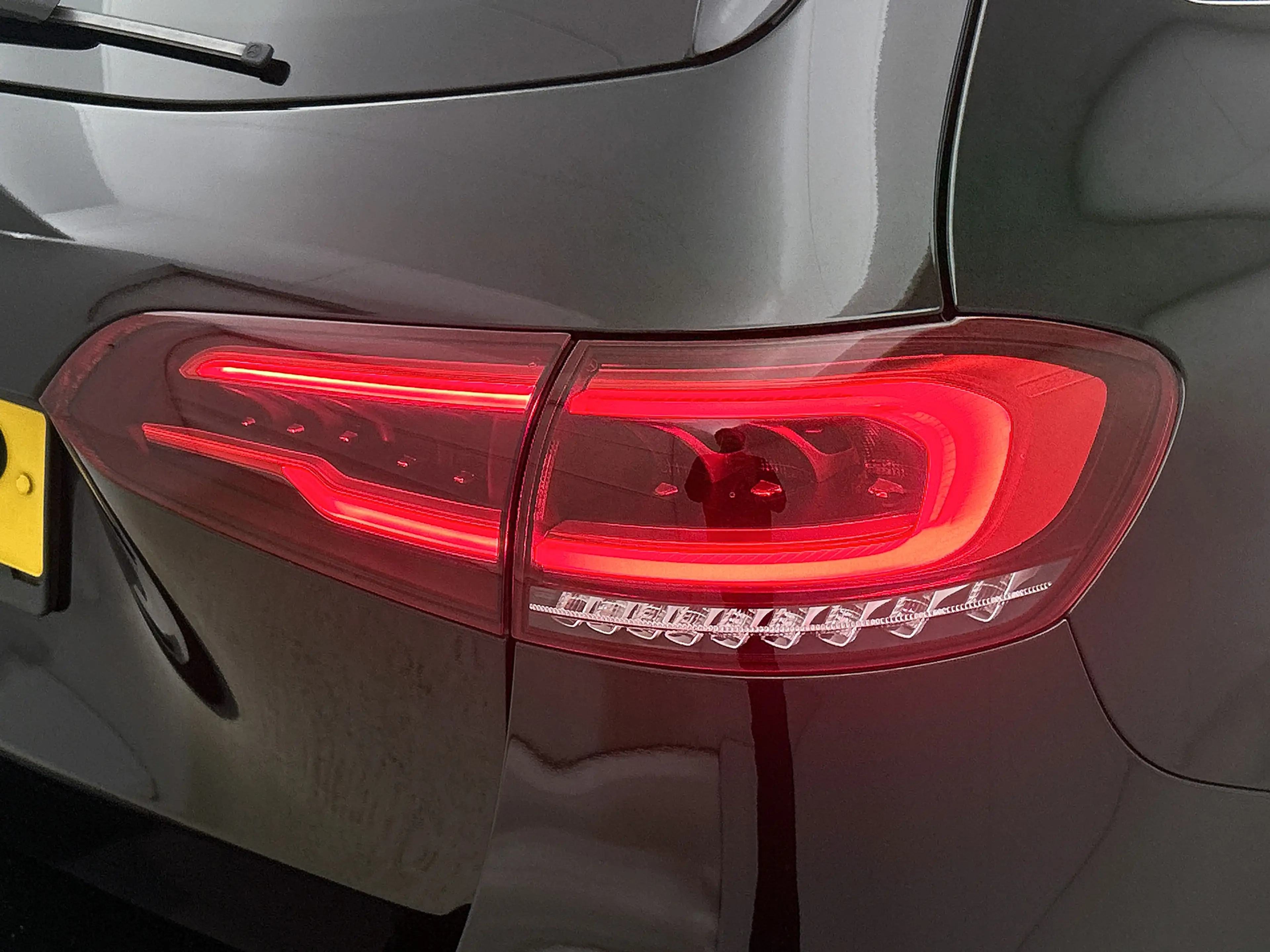 Mercedes-Benz B 250 e Hybride Premium Design AMG line / 1/2 Leder / St — photo 26