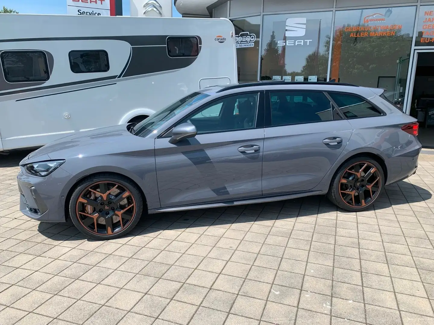 CUPRA Leon 2.0 TSI 245kW VZ EXTREME DSG 4WD SP Grau - 2