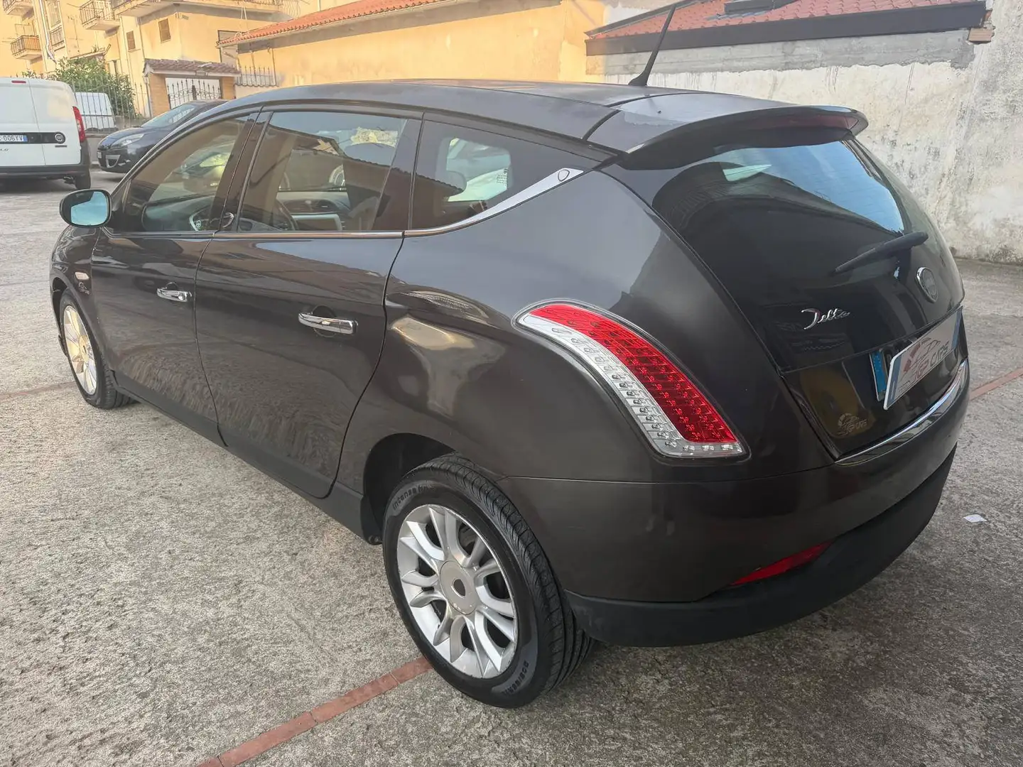 Lancia Delta Delta1.6 mjt 120cv Grau - 2