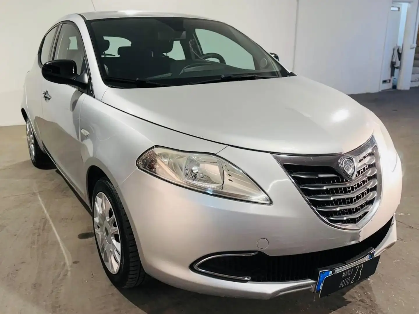 Lancia Ypsilon Ypsilon III 2015 1.2 8v Silver s*NEOPATENTATI Argento - 2