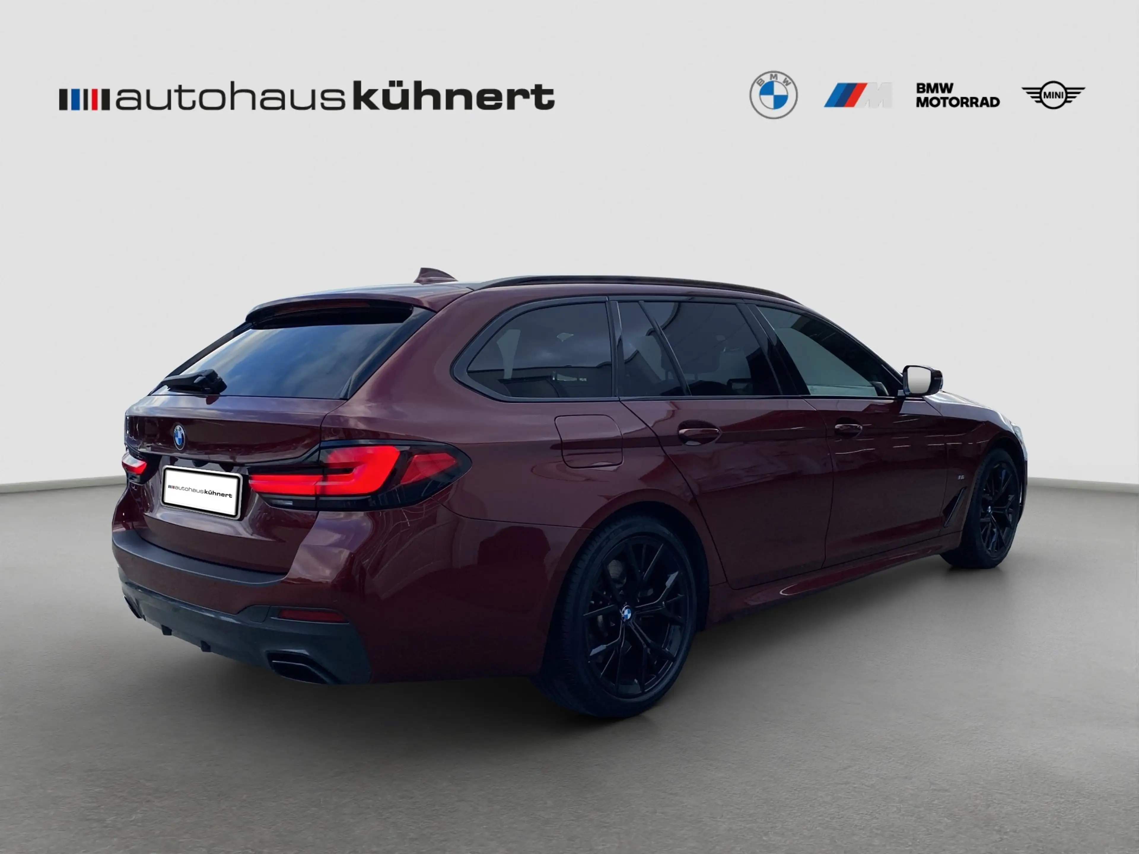 BMW 530 d Touring ///M-Sport LED Luftfed. PanoSD AHK — photo 7