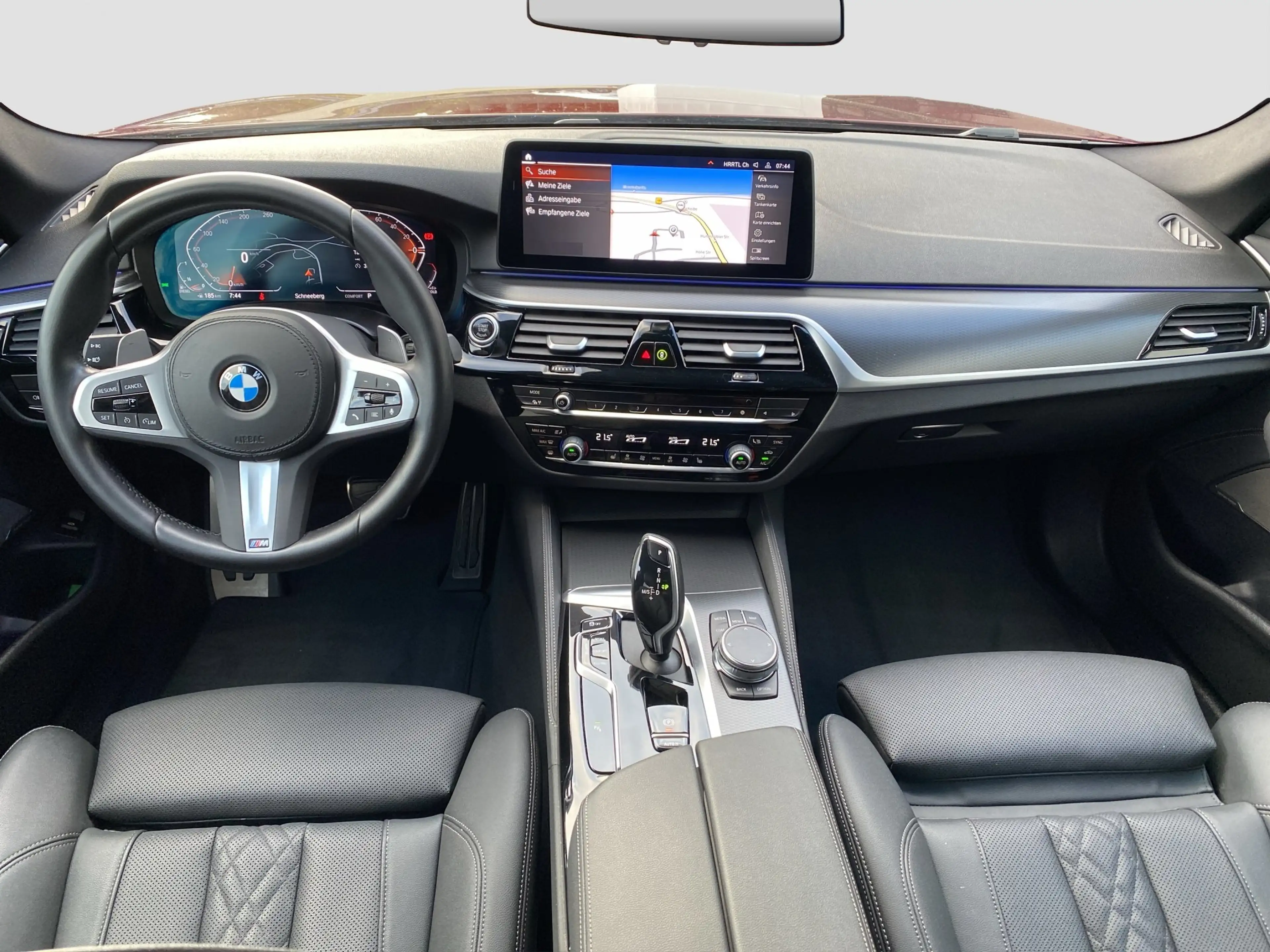 BMW 530 d Touring ///M-Sport LED Luftfed. PanoSD AHK — photo 12