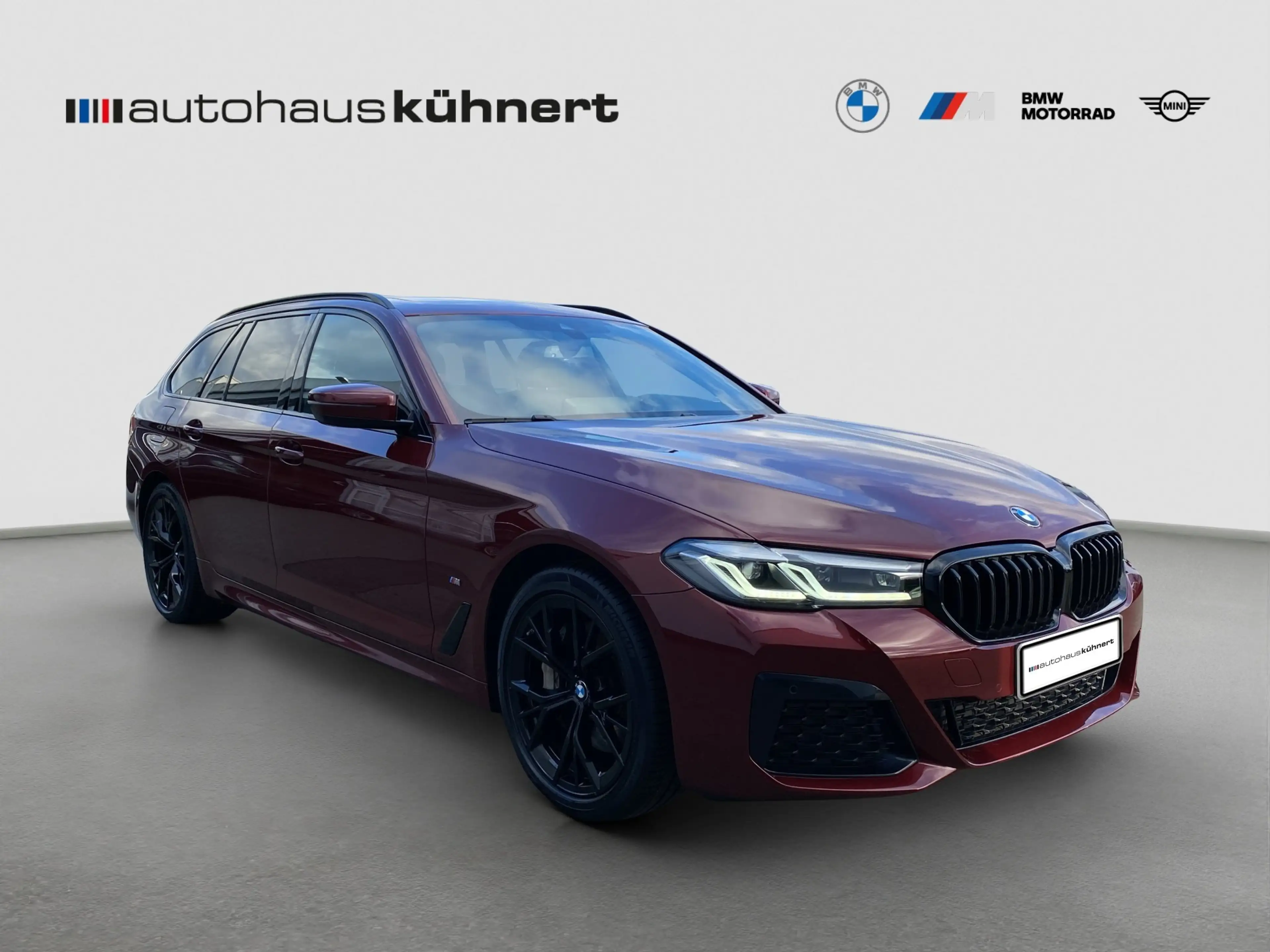 BMW 530 d Touring ///M-Sport LED Luftfed. PanoSD AHK — photo 9