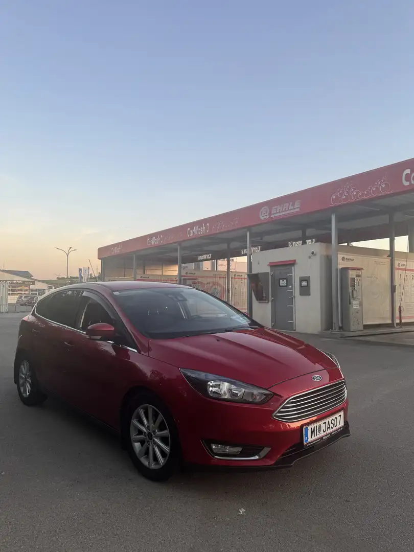 Ford Focus Diesel 2,0  Titanium voll Ausstattung neue Pickerl - 1