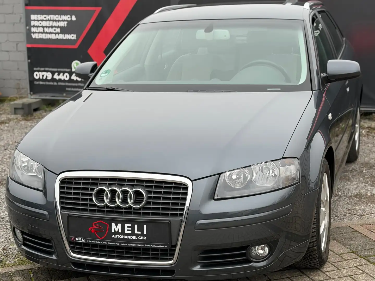 Audi A3 1.6 Attraction 1. Hand *56tkm* TOP* Grau - 2