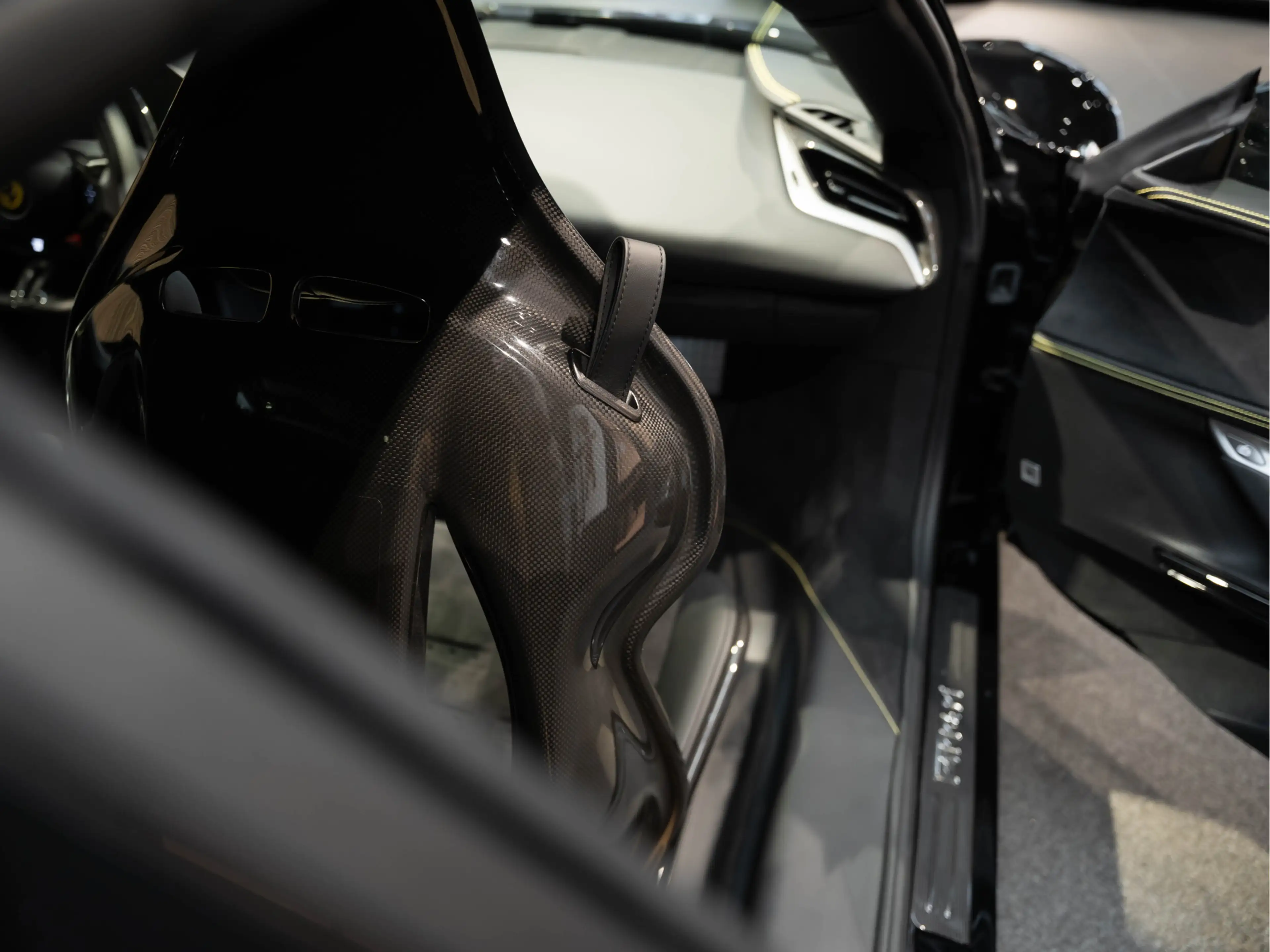 Ferrari SF90 Stradale Full Carbon Lift 4.0 V8 Stradale Carbon Racing Sea — photo 5
