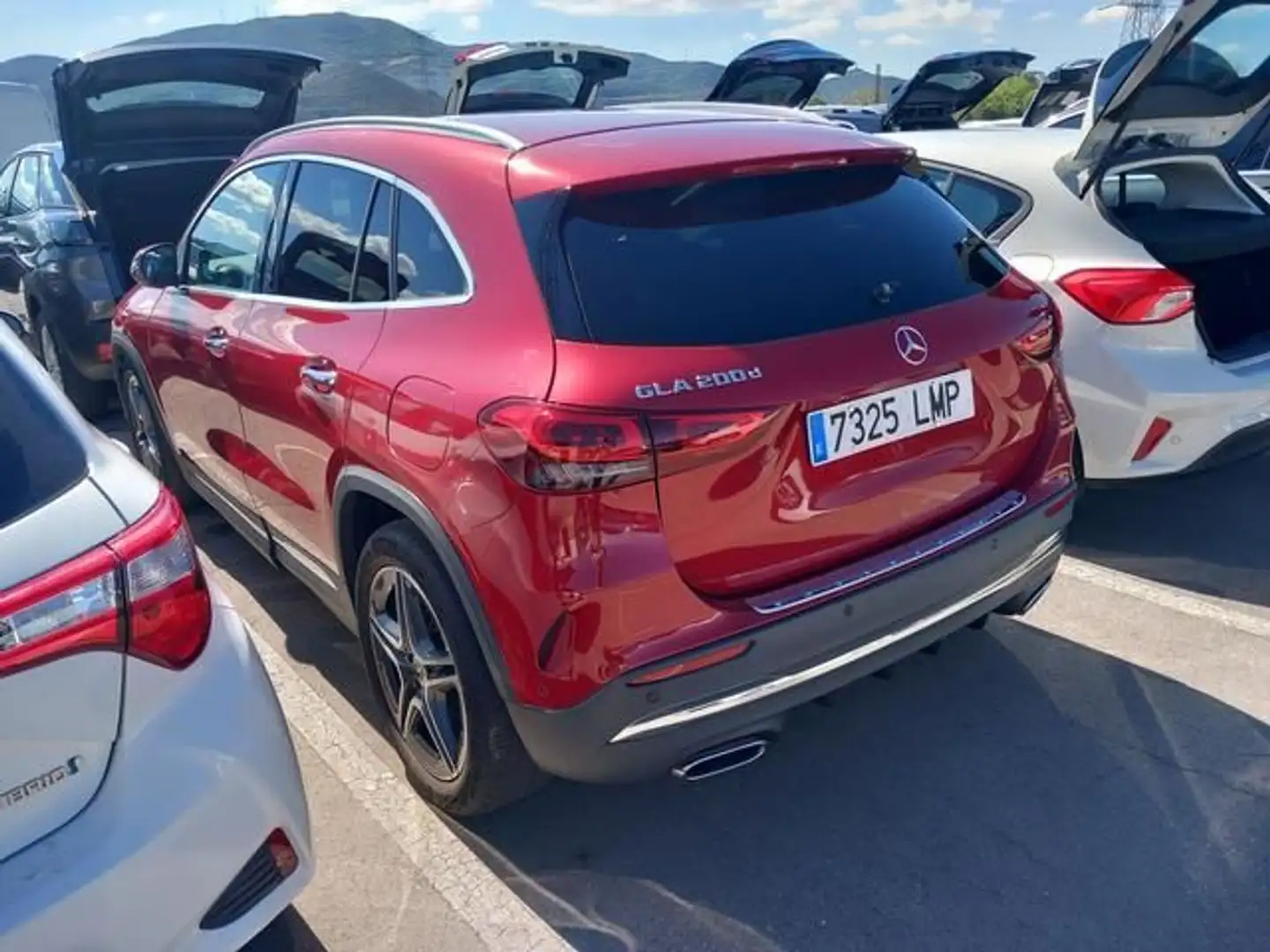 Mercedes-Benz GLA 200 200d 8G-DCT Rouge - 2
