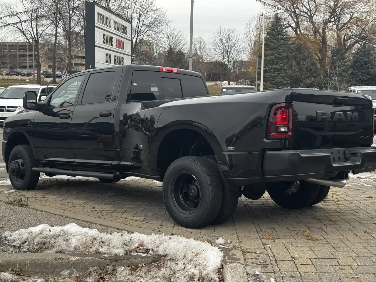 RAM 3500 снимка RAM 3500