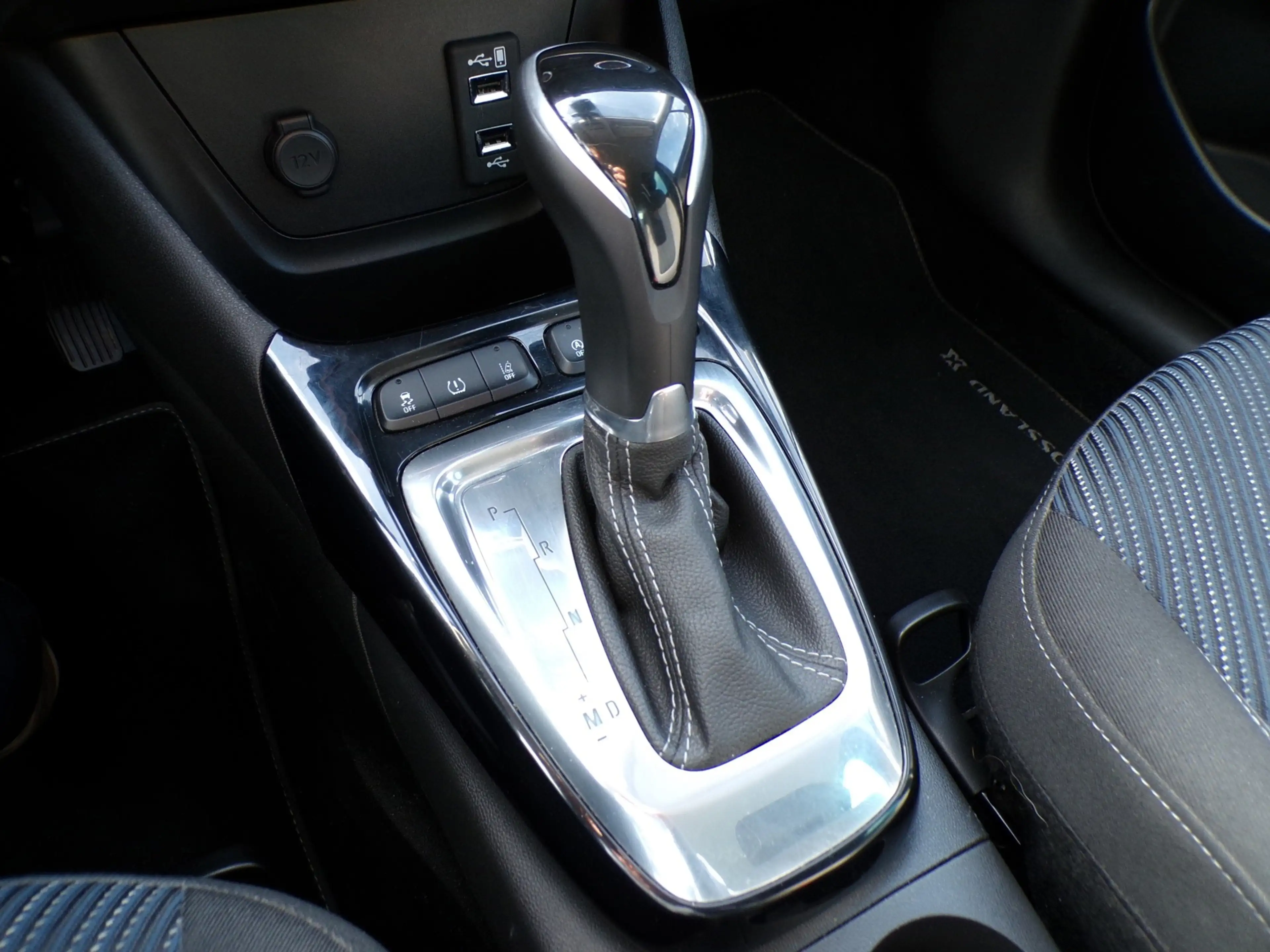 Opel Crossland X 1.2 Turbo Innovation|AUT|CAM|Nav|Cruise|PDC — photo 3