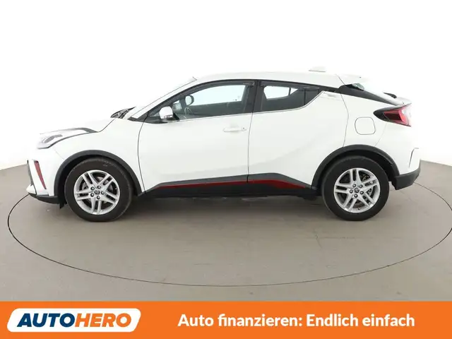Toyota C-HR view 3