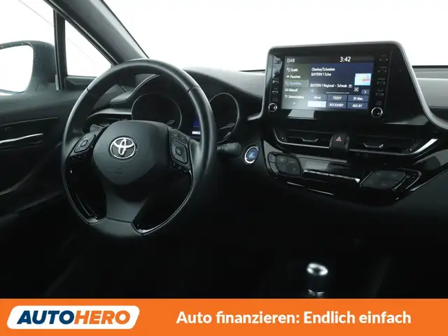 Toyota C-HR view 13