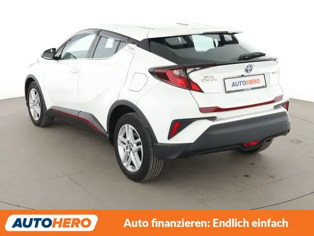 Toyota C-HR view 4