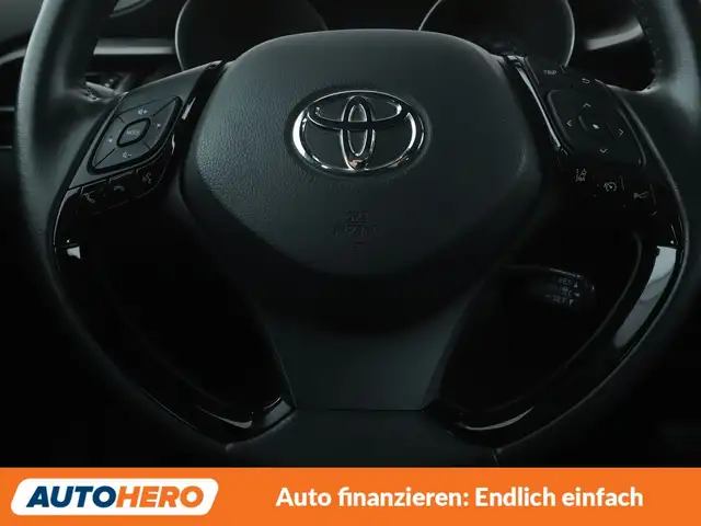 Toyota C-HR view 19