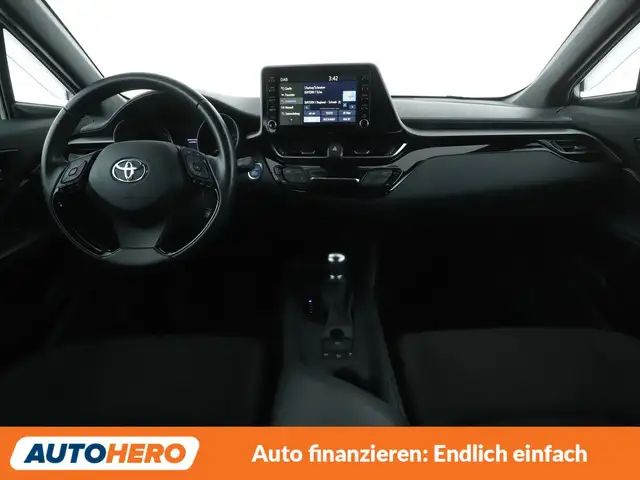 Toyota C-HR view 12