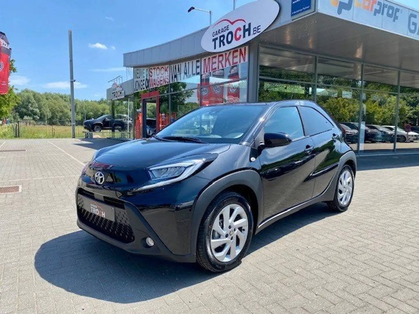 Toyota Aygo X Aygo X Nieuwe wagen/Camera/App conn/17" Alu velgen Zwart - 1