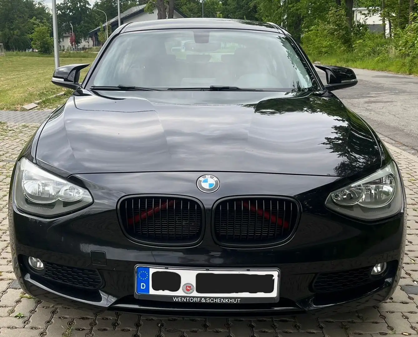 BMW 116 1er (5-Türer) 116i Černá - 2