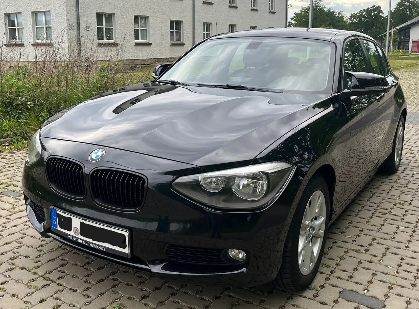 BMW 116 1er (5-Türer) 116i Černá - 1
