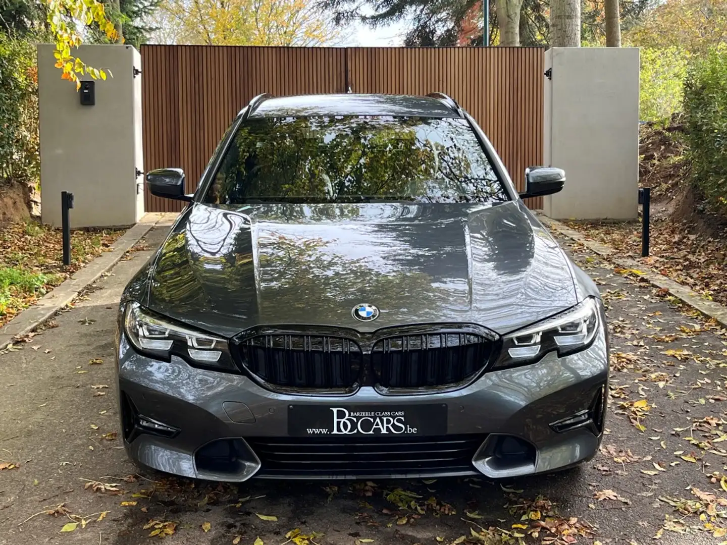 BMW 330 ea Led-Cockpit Pro-Navi Prof-Verw.Leer-Cam-19" Grijs - 2