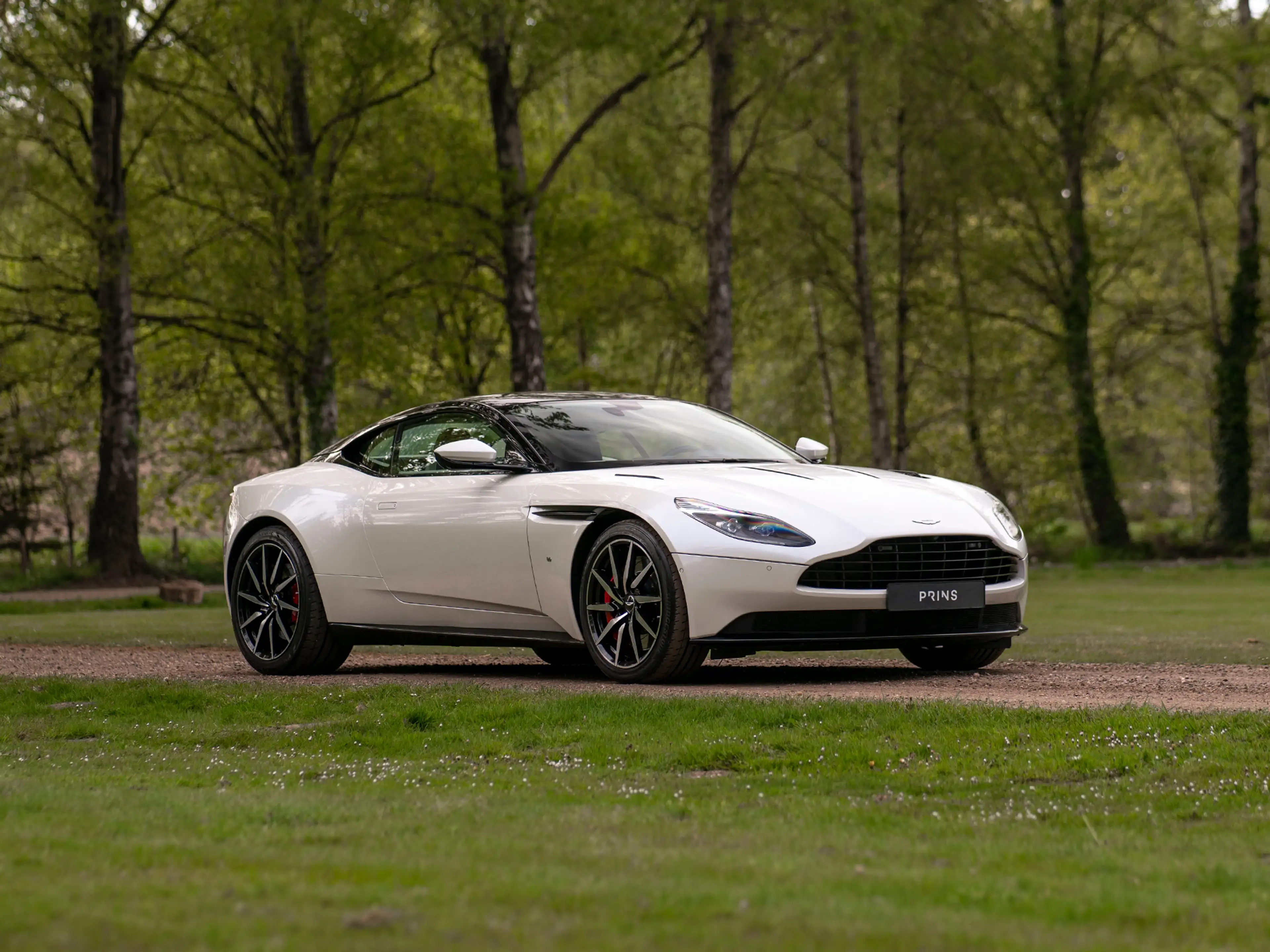 Aston Martin DB11 5.2 V12 Launch Edition | 360 cam | Bang & Olufsen — photo 2