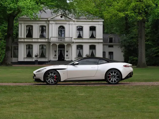 Aston Martin DB11 5.2 V12 Launch Edition | 360 cam | Bang & Olufsen