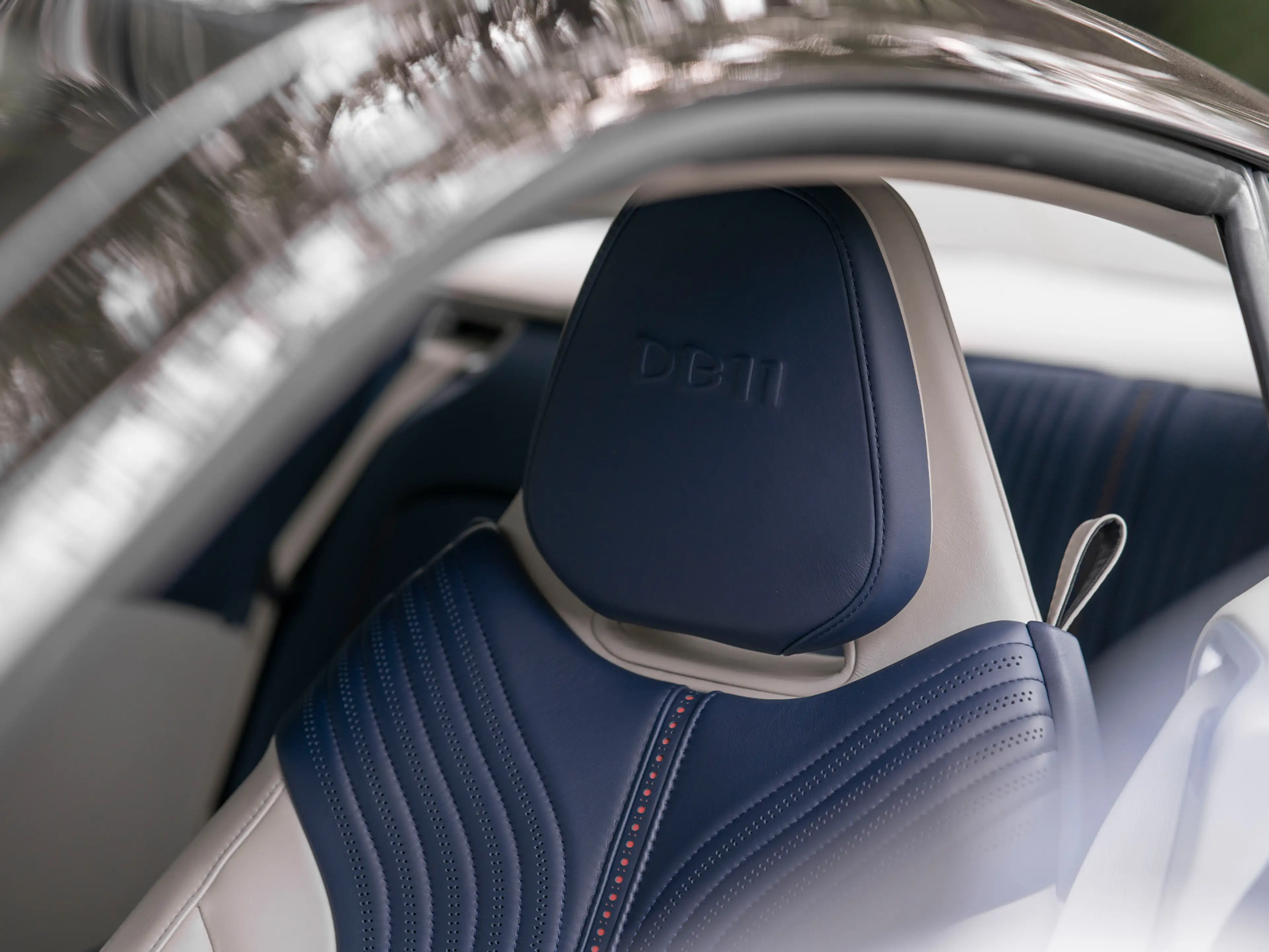 Aston Martin DB11 5.2 V12 Launch Edition | 360 cam | Bang & Olufsen — photo 11