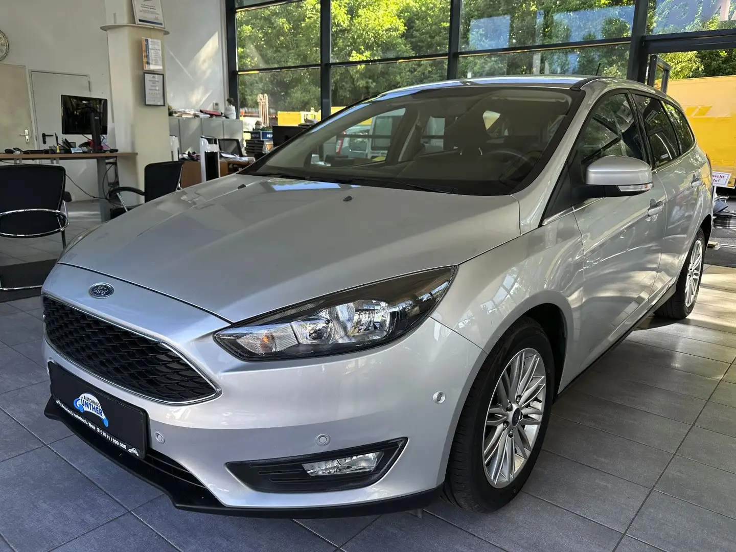 Ford Focus Turnier*NAVI*bis zu 48 Monate Garantie Zilver - 1