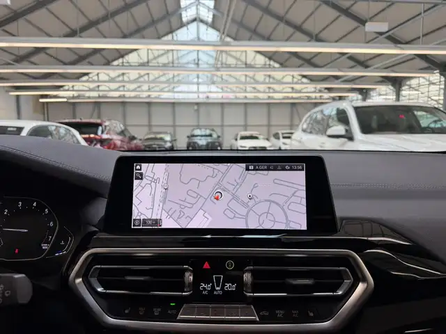 BMW X3 view 12
