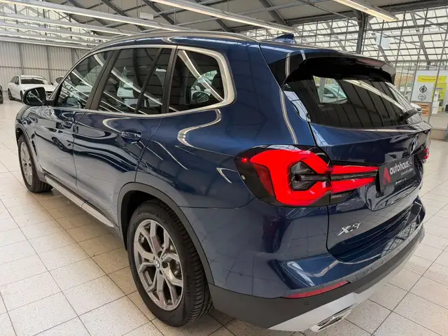 BMW X3 view 4