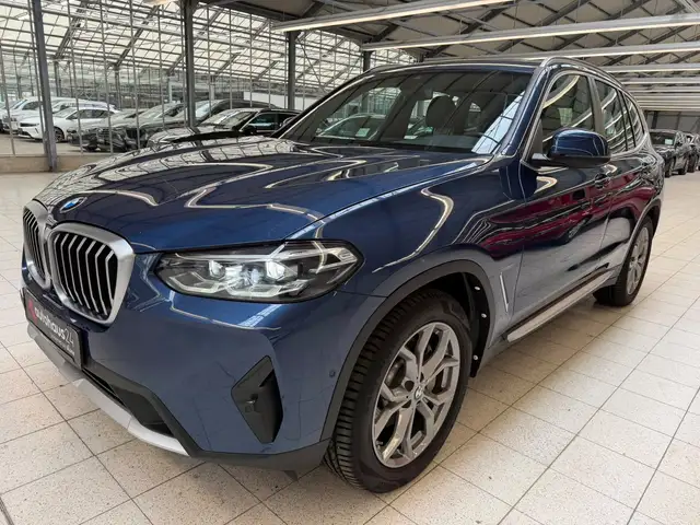 BMW X3 view 3