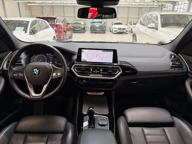 BMW X3 view 9
