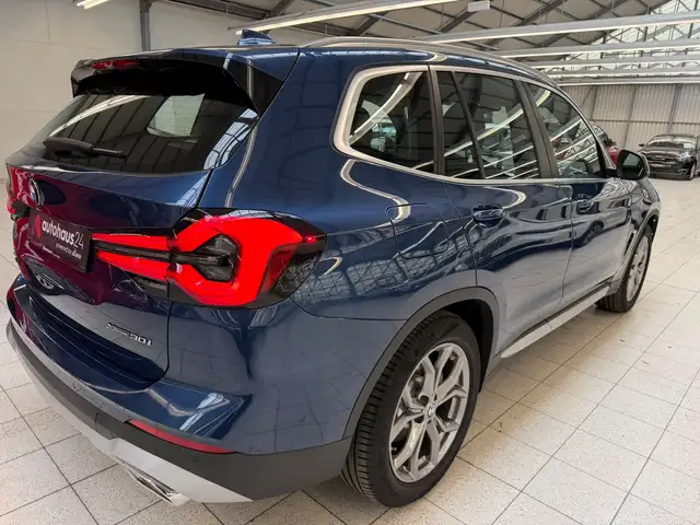 BMW X3 view 5