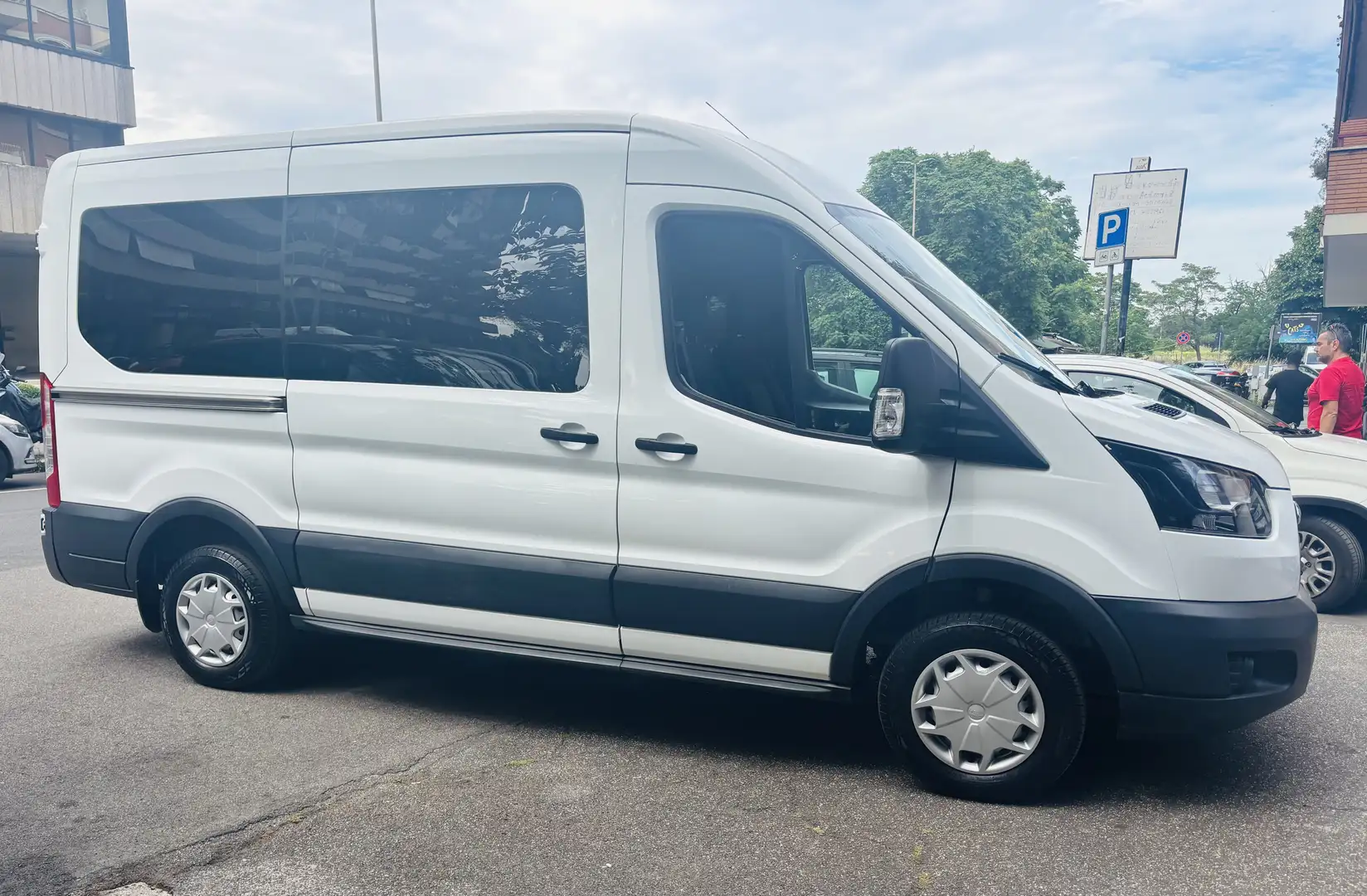 Ford Transit Bus 2.0 Tdci eco blue 130 cv - 2