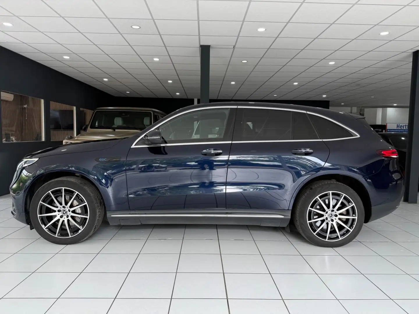 Mercedes-Benz EQC 400 400 4M*AMG*DISTRONIC*HEADUP*360*BURM*MEMORY* Modrá - 2