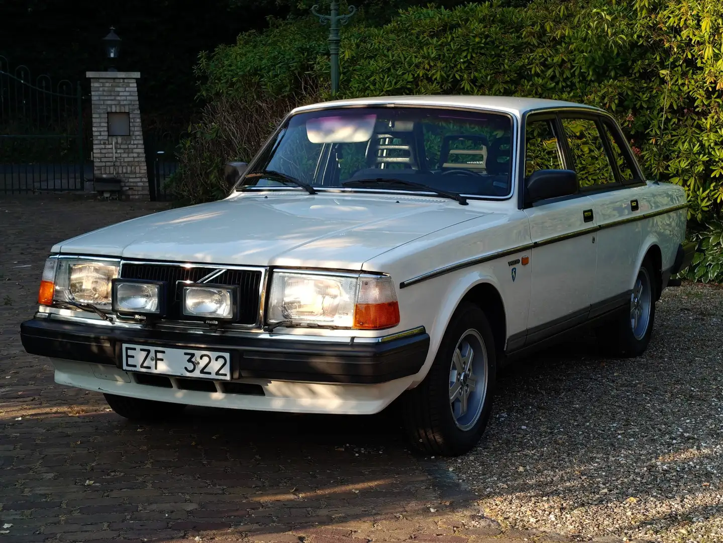 Volvo 240 244 GL Blanc - 1