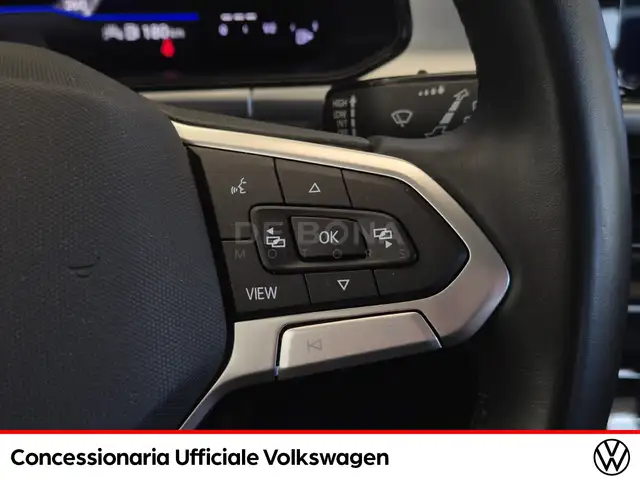 Volkswagen T-Roc view 18