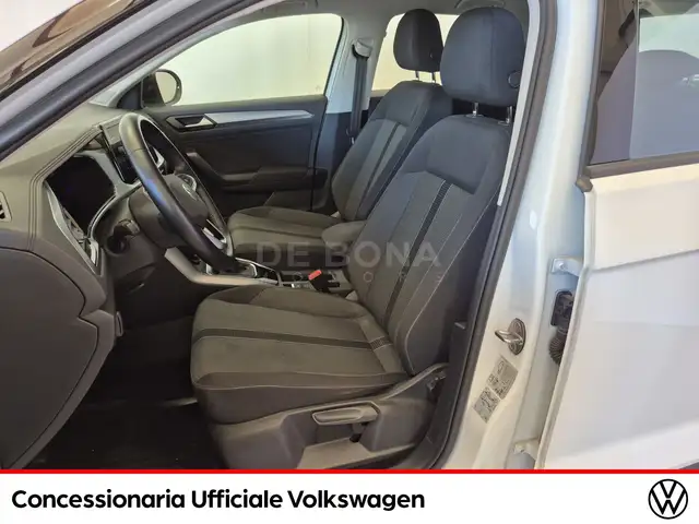 Volkswagen T-Roc view 8