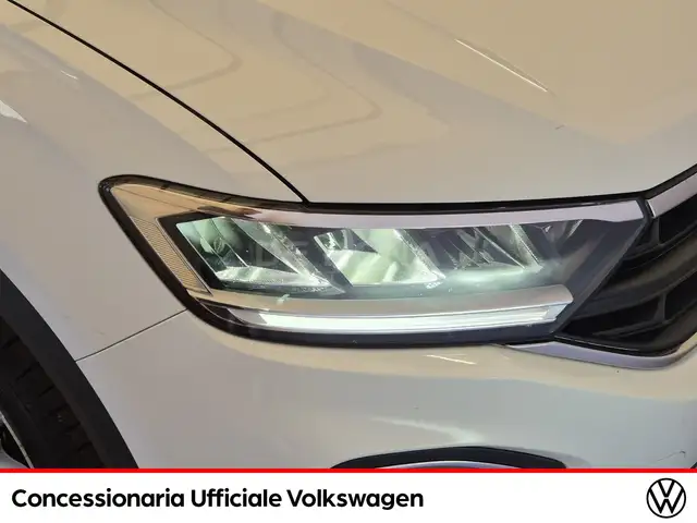 Volkswagen T-Roc view 24