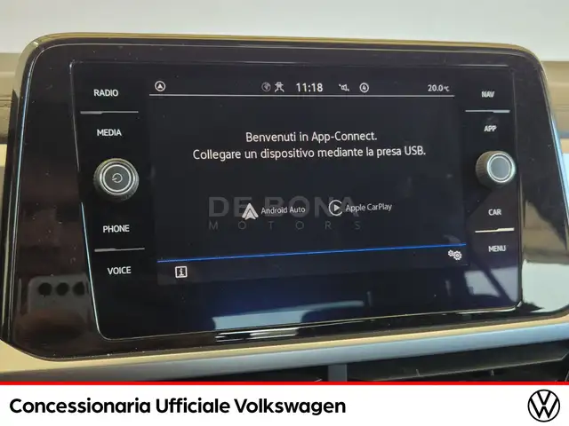 Volkswagen T-Roc view 13